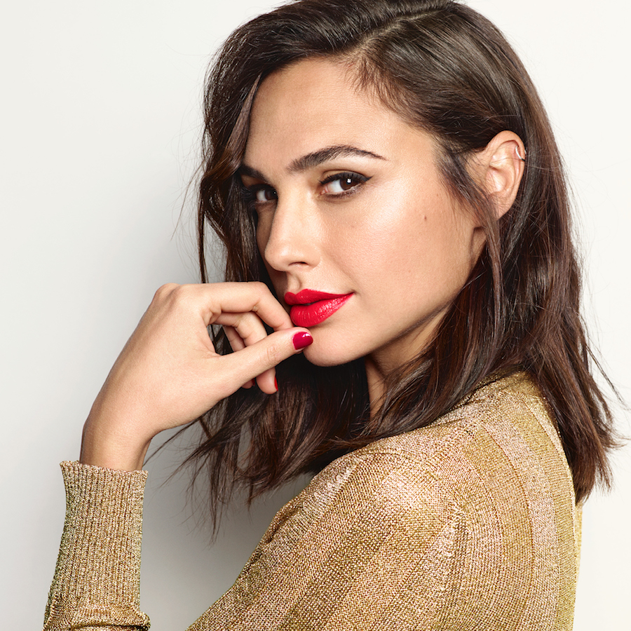 GAL GADOT SUPER LUSTROUS BEAUTY Super Lustrous Fire & Ice ColorStay Gel Envy in All On Red ColorStay Brow Pencil- Dark Brown ColorStay Brow Kit- Dark Brown ColorStay Liquid Liner- Skinny Blackout 